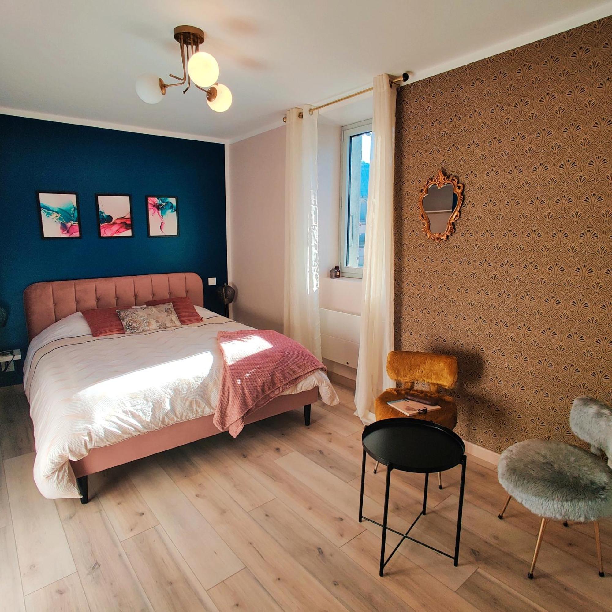 Au Coin Du Chemin Hotel Chambery Bilik gambar