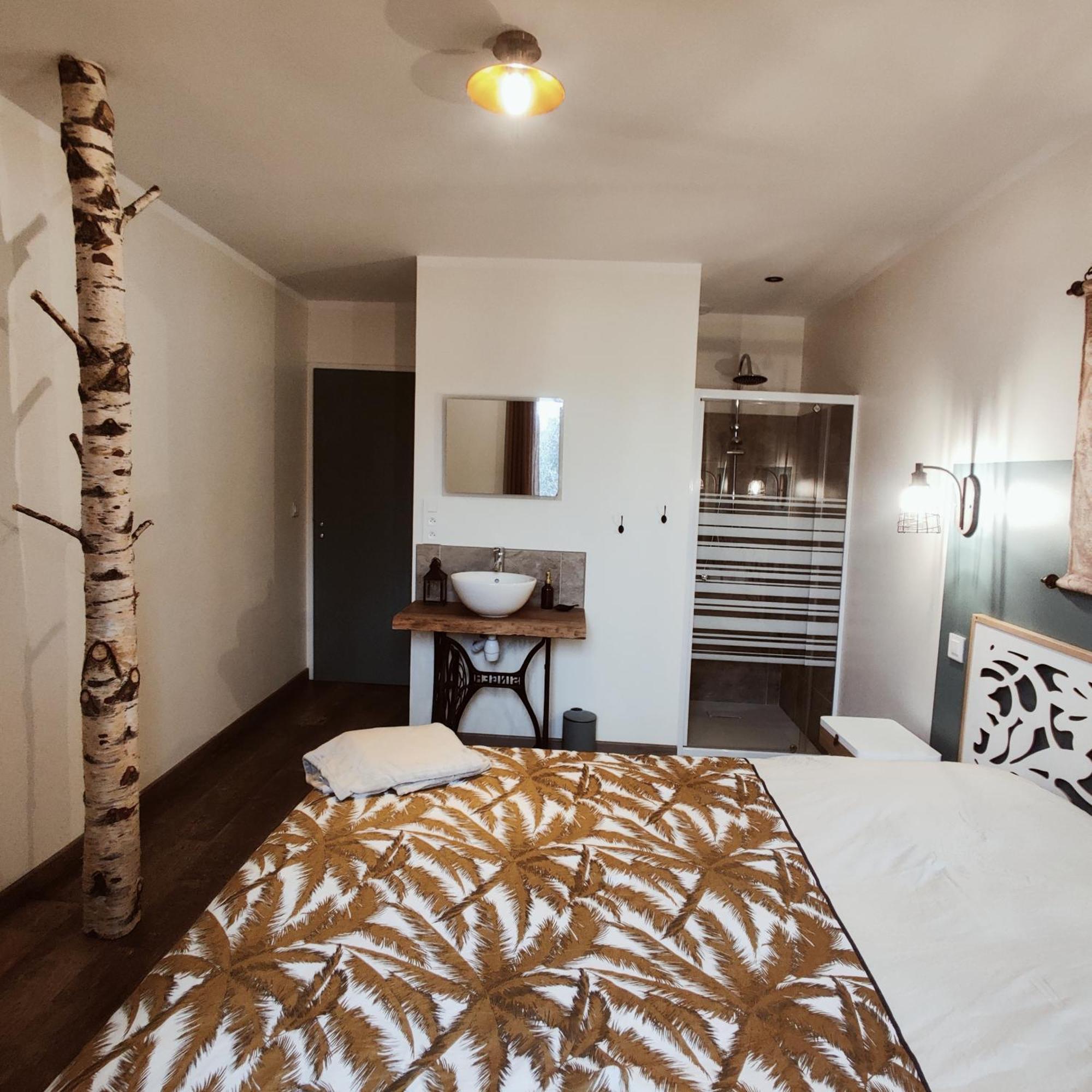 Au Coin Du Chemin Hotel Chambery Bilik gambar